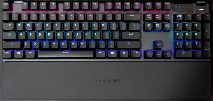 SteelSeries Apex 7 frontale